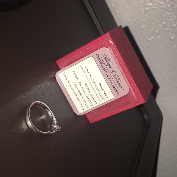 Platinaire Ring - Picture 2 of 3